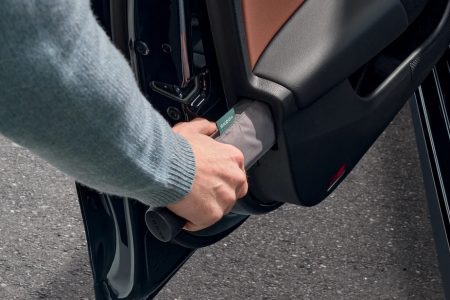 Der Škoda Octavia Combi lässt Sie nicht im Regen stehen: in der Fahrertür befindet sich ein Fach für einen Regenschirm.