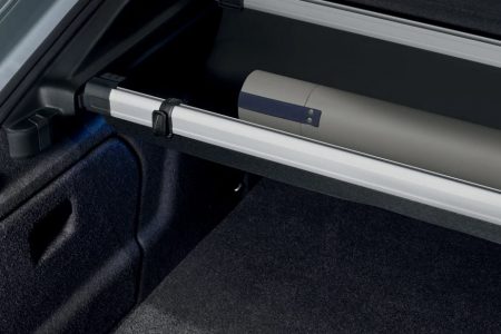 Verbergen Sie ganz einfach den Inhalt Ihres Gepäckraums und machen Sie ihn umgekehrt noch einfacher zugänglich. Alles mit einer einzigen Berührung.