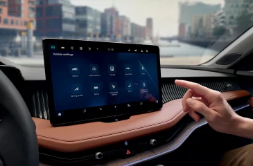 Wenn Sie gerne neue Orte entdecken, steht Ihnen das 13"-Infotainment-System mit Navigation jederzeit hilfreich zur Seite.