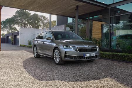 Heben Sie sich von der Masse ab und verleihen Sie Ihrem Fahrzeug mit dem Paket „Chrom“ einen unverwechselbaren Look.